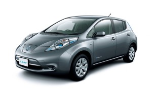 2013-Nissan-Leaf-gray-front-three-quarter-1024x640 noleggio a lungo termine